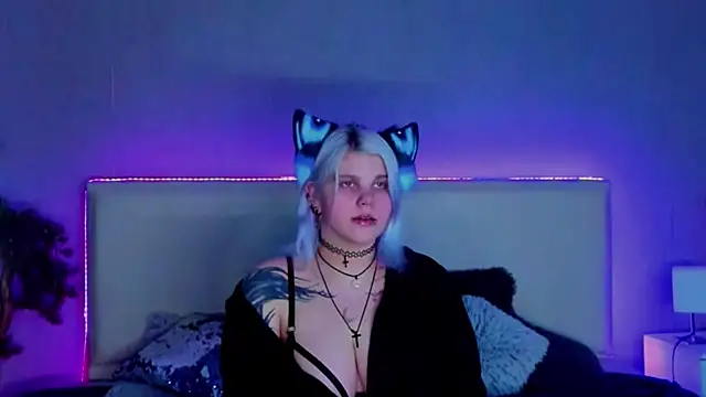 JoannLowe online show from 24, 2, 2025