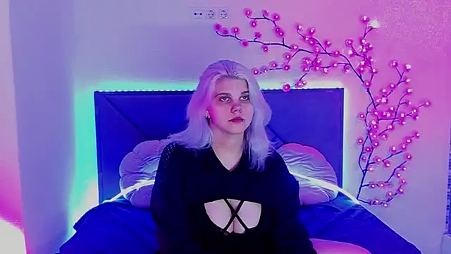 JoannLowe online show from 15, 6, 2026
