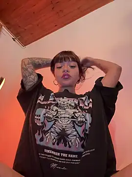 Ashley Chriss online show from 28, 12, 2024