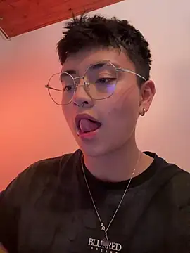 Ashley Chriss online show from 30, 12, 2024