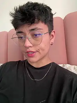 Ashley Chriss online show from 2, 2, 2025