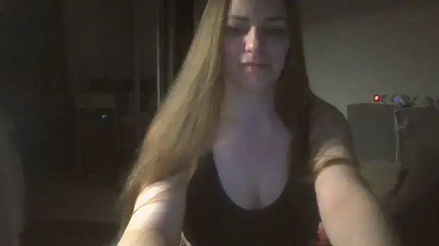 Snapshot of AnnaDiamond1 chatting on 8, 10, 2025 AnnaDiamond1 online show from 8, 10, 2025