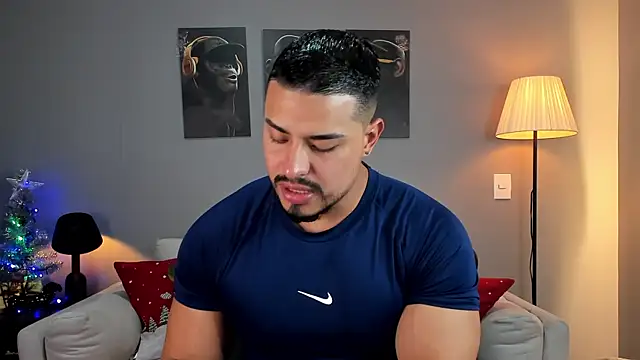 Snapshot of ApoloMakris chatting on 4, 12, 2025 ApoloMakris online show from 4, 12, 2025