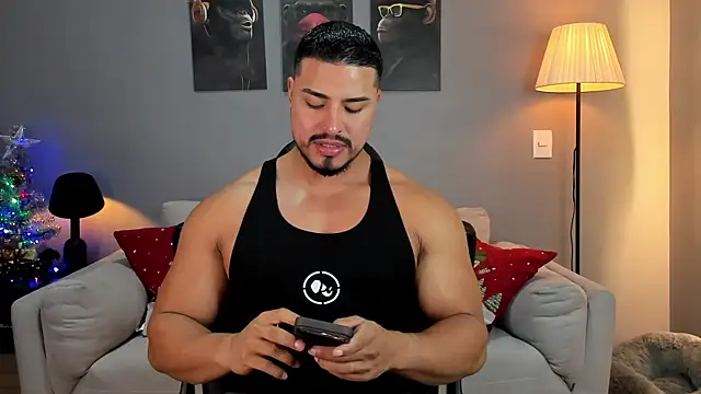 Snapshot of ApoloMakris chatting on 5, 12, 2025 ApoloMakris online show from 5, 12, 2025