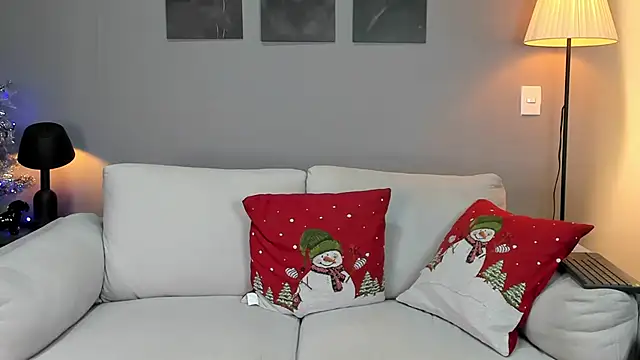 Snapshot of ApoloMakris chatting on 13, 12, 2025 ApoloMakris online show from 13, 12, 2025