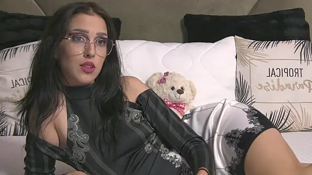 Snapshot of AishaHummer chatting on 8, 10, 2025 AishaHummer online show from 8, 10, 2025