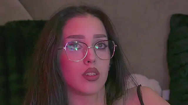 Snapshot of AishaHummer chatting on 8, 11, 2025 AishaHummer online show from 8, 11, 2025