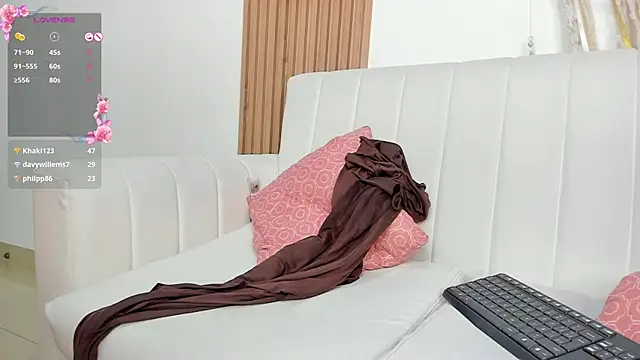 malak nanyy online show from 8, 3, 2025