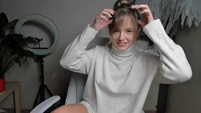 foxy blond online show from 16, 9, 2025