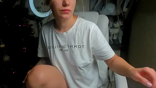 foxy blond online show from 20, 12, 2025