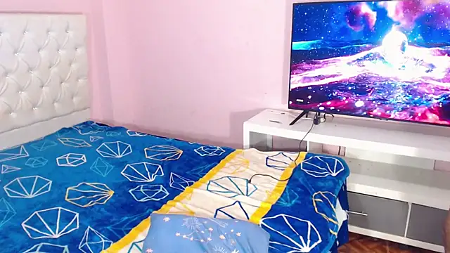 DannaDocell online show from 7, 2, 2025