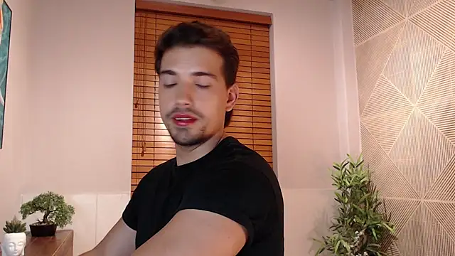 Snapshot of Ian_Daviz chatting on 8, 2, 2025 Ian Daviz online show from 8, 2, 2025