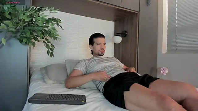 Snapshot of Ian_Daviz chatting on 24, 2, 2025 Ian Daviz online show from 24, 2, 2025