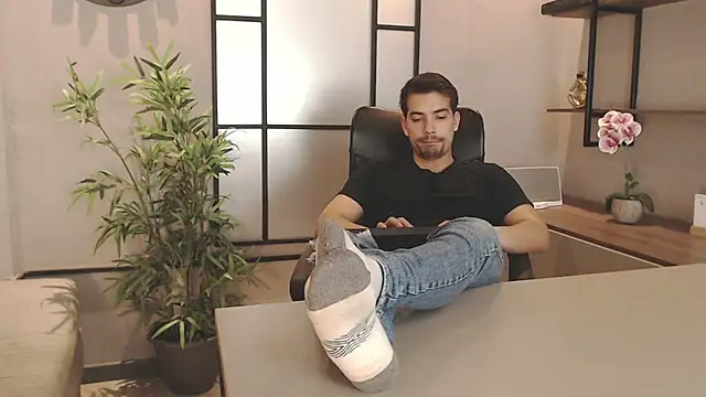 Snapshot of Ian_Daviz chatting on 8, 3, 2025 Ian Daviz online show from 8, 3, 2025