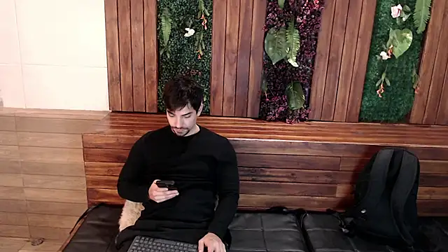 Snapshot of Ian_Daviz chatting on 4, 10, 2025 Ian Daviz online show from 4, 10, 2025