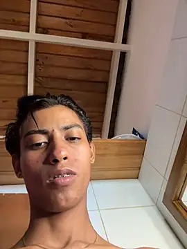 Snapshot of Mauuu18 chatting on 19, 1, 2025 Mauuu18 online show from 19, 1, 2025