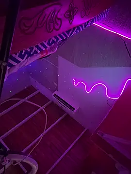 Snapshot of Mauuu18 chatting on 27, 11, 2025 Mauuu18 online show from 27, 11, 2025