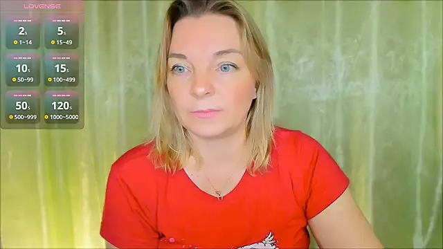 Snapshot of Regina__blue chatting on 11, 12, 2024 Regina blue online show from 11, 12, 2024