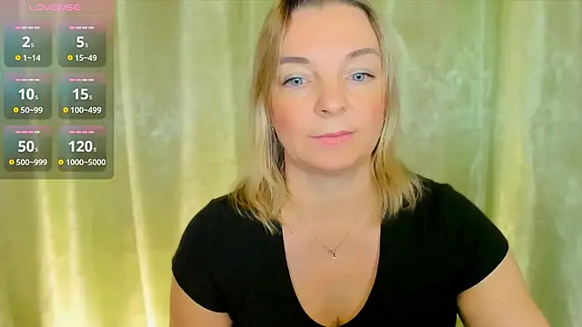 Snapshot of Regina__blue chatting on 17, 12, 2024 Regina blue online show from 17, 12, 2024