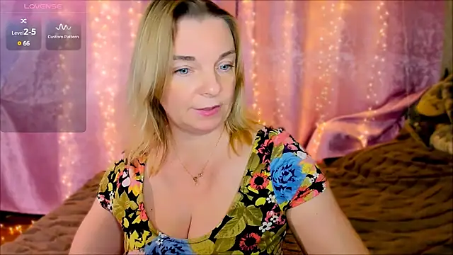 Snapshot of Regina__blue chatting on 22, 1, 2025 Regina blue online show from 22, 1, 2025