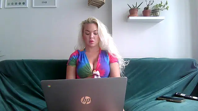 Snapshot of badblondebunny chatting on 30, 5, 2026 badblondebunny online show from 30, 5, 2026