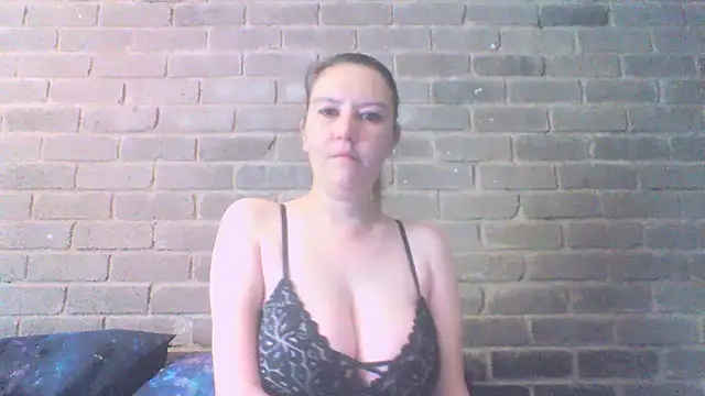 Snapshot of EksJouneMwah chatting on 23, 9, 2025 EksJouneMwah online show from 23, 9, 2025