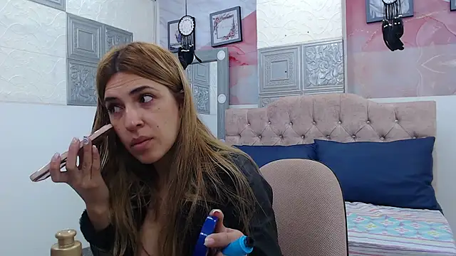 EvaaLovia1 online show from 4, 1, 2025