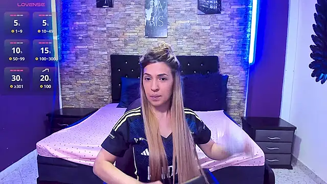 EvaaLovia1 online show from 31, 1, 2025