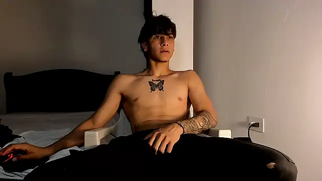 Snapshot of Snakebutterfly chatting on 7, 1, 2025 Snakebutterfly online show from 7, 1, 2025