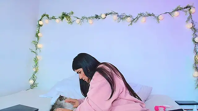 Amara vega online show from 19, 4, 2026