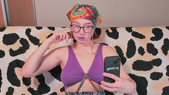 VeronikaKissuchi online show from 12, 12, 2024