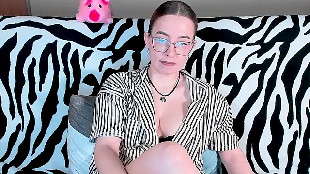 VeronikaKissuchi online show from 8, 1, 2025