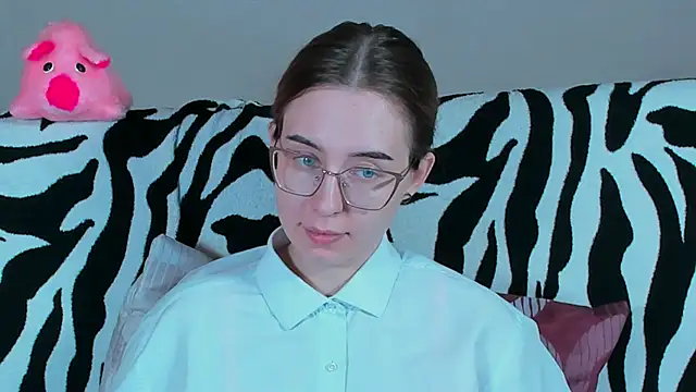 VeronikaKissuchi online show from 6, 3, 2025