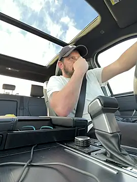 boytoyfrindles online show from 6, 2, 2026