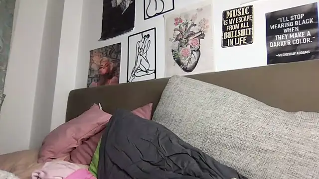 Snapshot of MoonAgnes chatting on 27, 11, 2025 MoonAgnes online show from 27, 11, 2025