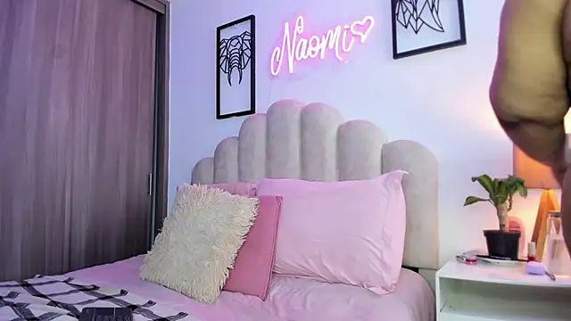NaomiAsha online show from 25, 7, 2026