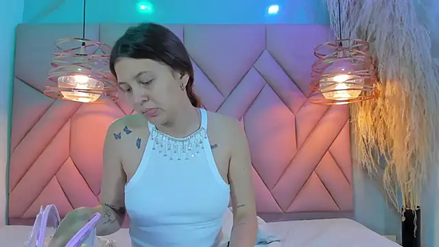 AngelaaCute  online show from 12, 1, 2025