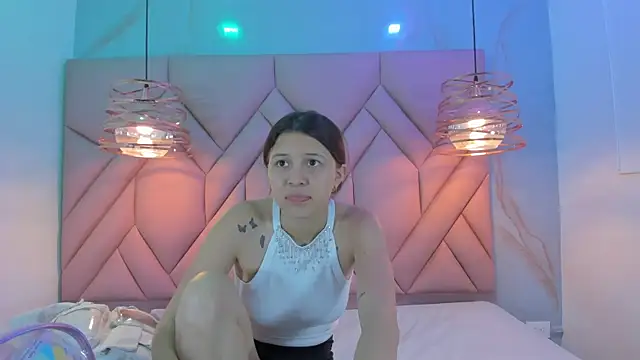 AngelaaCute  online show from 18, 1, 2025