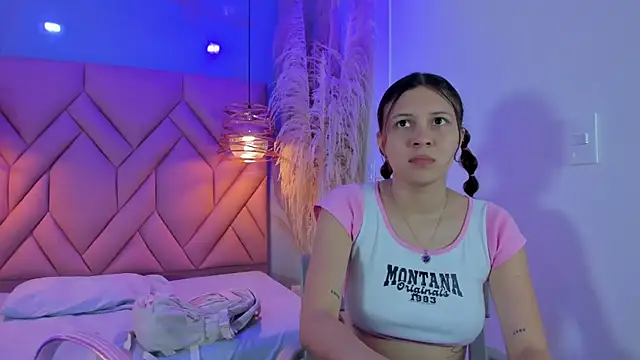 AngelaaCute  online show from 4, 2, 2025