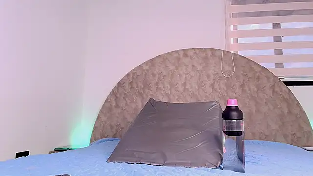 anisha x online show from 24, 4, 2026