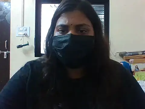 Hotmilfxox online show from 15, 5, 2026
