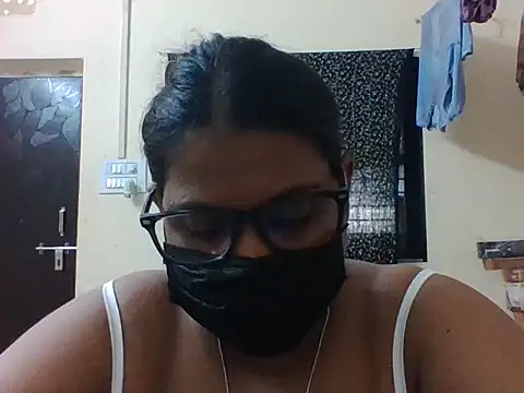 Hotmilfxox online show from 30, 5, 2026