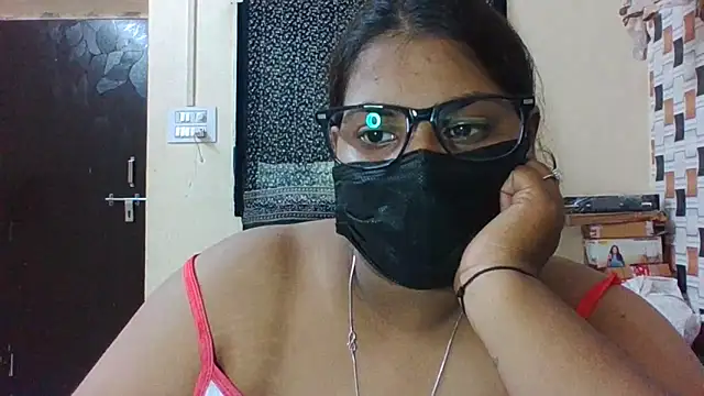Hotmilfxox online show from 1, 6, 2026