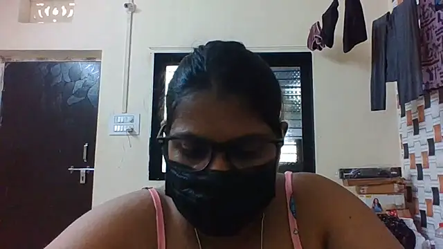 Hotmilfxox online show from 2, 6, 2026
