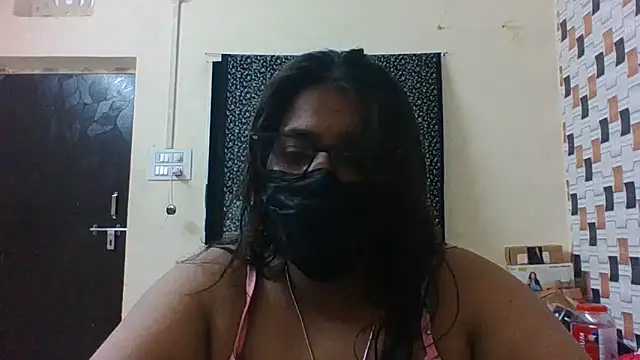 Hotmilfxox online show from 6, 6, 2026