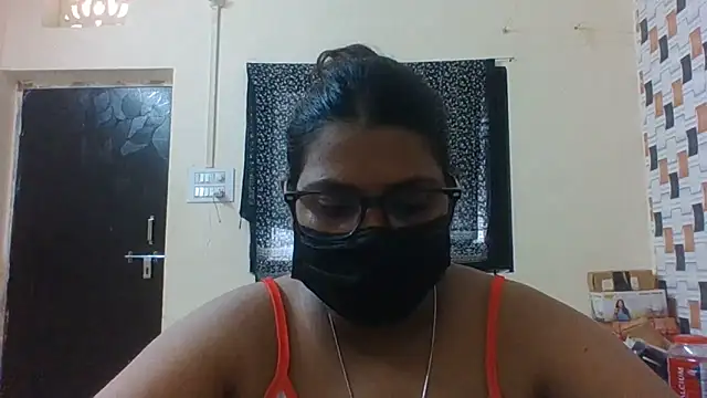 Hotmilfxox online show from 7, 6, 2026