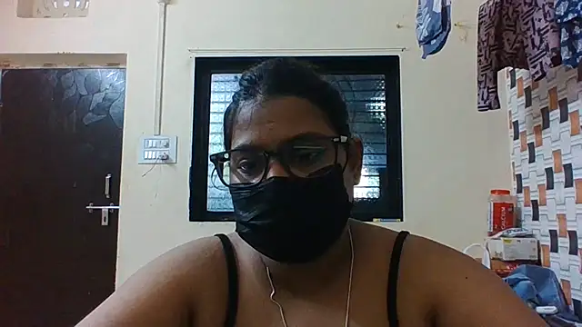 Hotmilfxox online show from 18, 6, 2026
