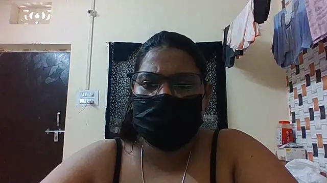 Hotmilfxox online show from 19, 6, 2026