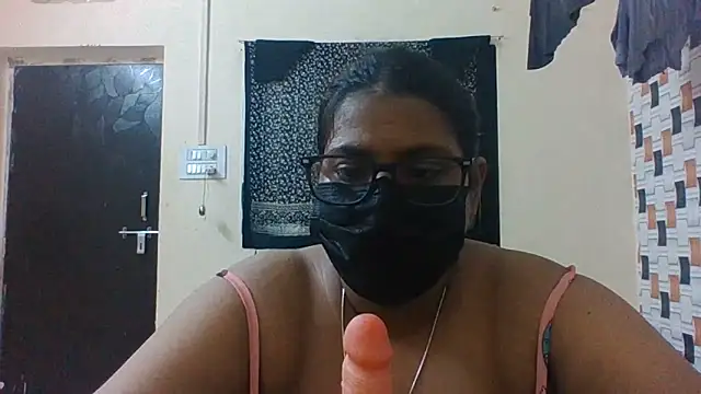 Hotmilfxox online show from 20, 6, 2026