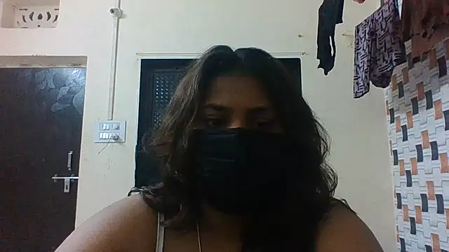 Hotmilfxox online show from 24, 6, 2026